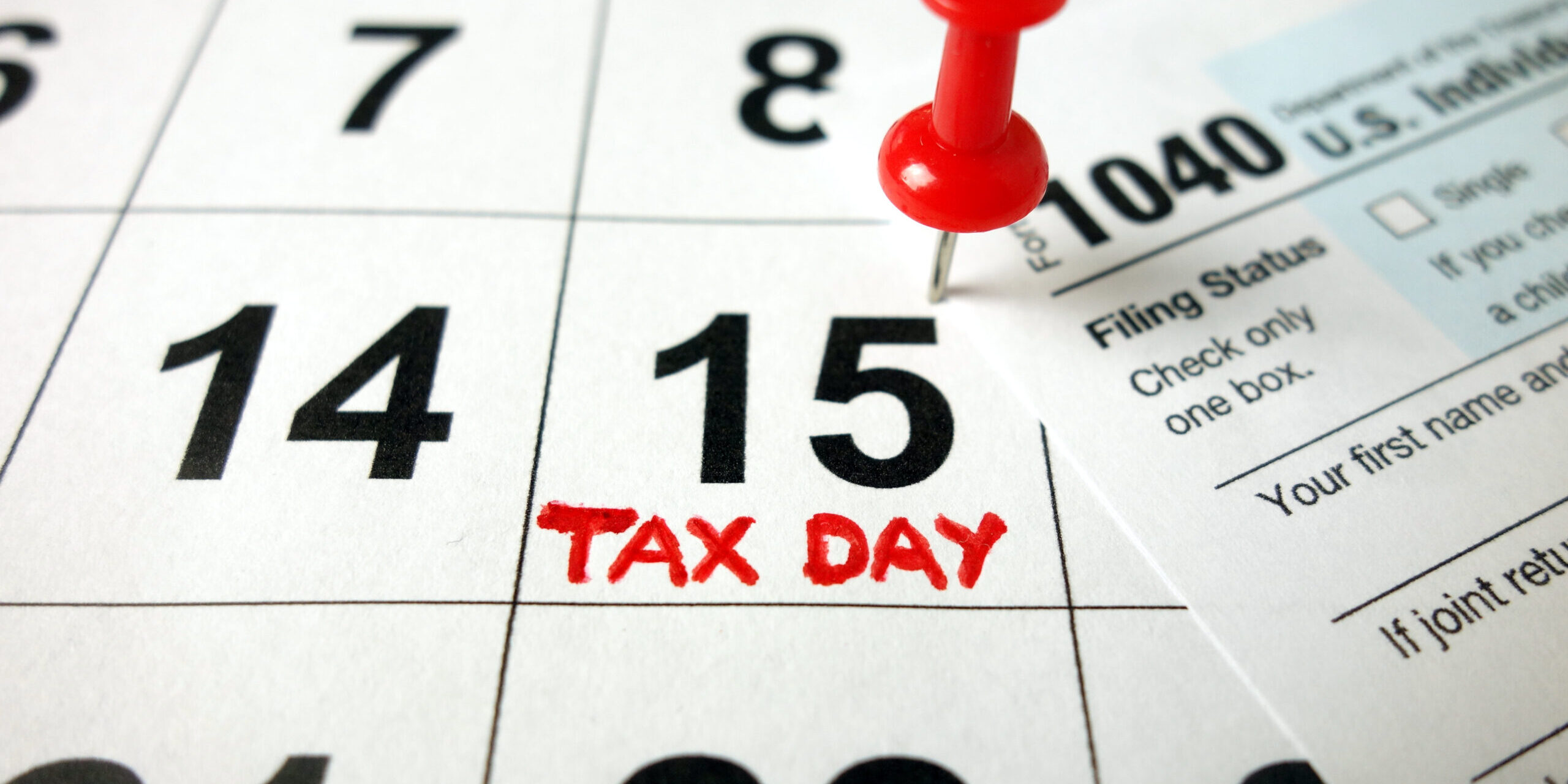 Calendar,Showing,Date,April,15,2020,With,1040,Form,,Tax