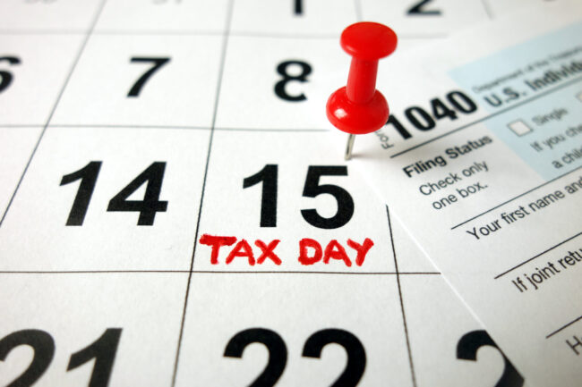 Calendar,Showing,Date,April,15,2020,With,1040,Form,,Tax