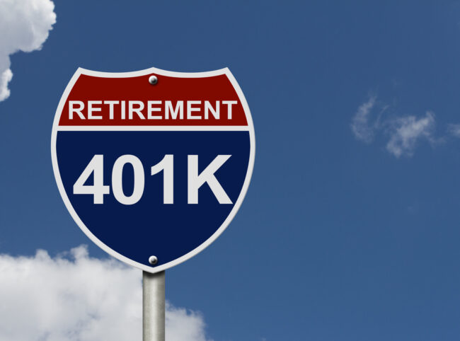 An,American,Road,Interstate,Sign,With,Words,Retirement,And,401k